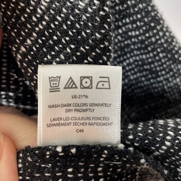 Van Heusen Black and White Open Front Sleeveless Knit Vest - Size Large - Picture 10 of 10